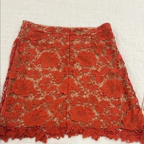 Elegant Lace Mini Skirt in Red - Picture 2 of 5